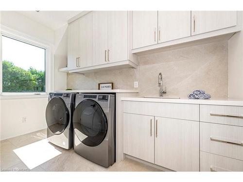 1618 Dogwood Trail, Mississauga, ON - Indoor Photo Showing Laundry Room