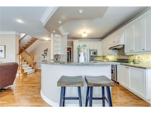 2018 Heatherwood Drive, Oakville, ON - Indoor Photo Showing Kitchen With Upgraded Kitchen