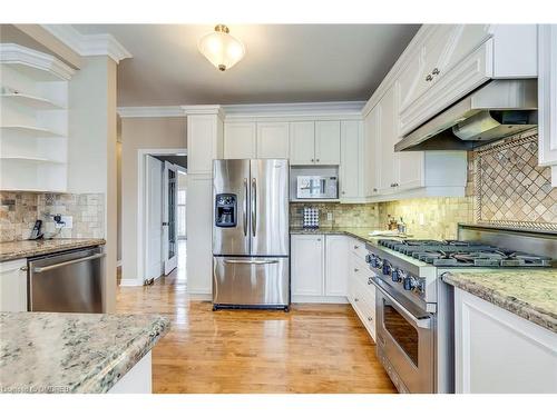 2018 Heatherwood Drive, Oakville, ON - Indoor Photo Showing Kitchen With Stainless Steel Kitchen With Upgraded Kitchen