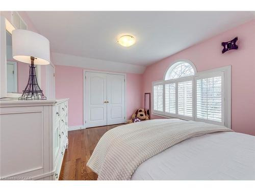 2018 Heatherwood Drive, Oakville, ON - Indoor Photo Showing Bedroom