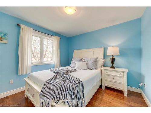 2018 Heatherwood Drive, Oakville, ON - Indoor Photo Showing Bedroom