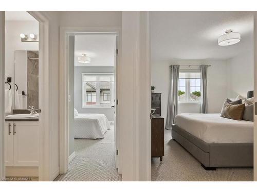 24 Ridgeside Lane, Waterdown, ON - Indoor Photo Showing Bedroom