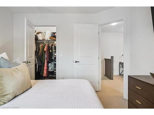 24 Ridgeside Lane, Waterdown, ON - Indoor Photo Showing Bedroom