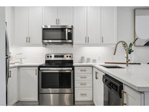 24 Ridgeside Lane, Waterdown, ON - Indoor Photo Showing Kitchen With Stainless Steel Kitchen With Upgraded Kitchen