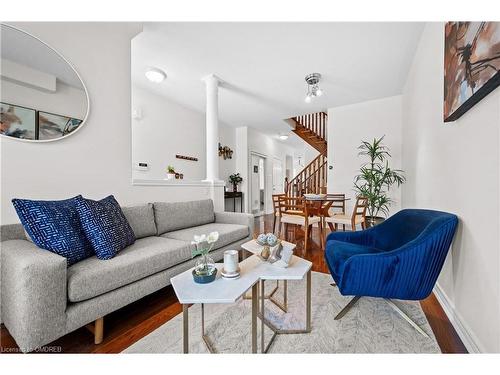 3357 Hayhurst Crescent, Oakville, ON - Indoor Photo Showing Living Room