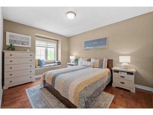 3357 Hayhurst Crescent, Oakville, ON - Indoor Photo Showing Bedroom