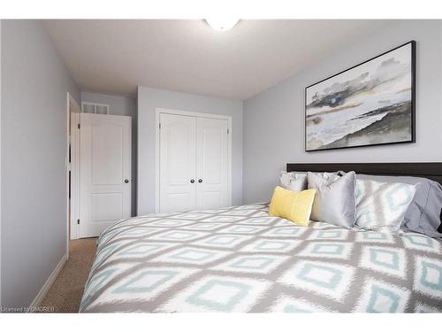 7-615 Rymal Road E, Hamilton, ON - Indoor Photo Showing Bedroom