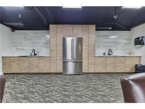 1102-150 Charlton Avenue E, Hamilton, ON - Indoor Photo Showing Kitchen