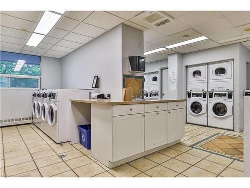 1102-150 Charlton Avenue E, Hamilton, ON - Indoor Photo Showing Laundry Room