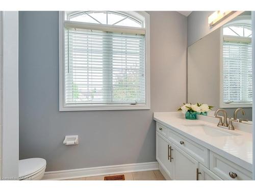 2216 Lapsley Crescent, Oakville, ON - Indoor Photo Showing Bathroom