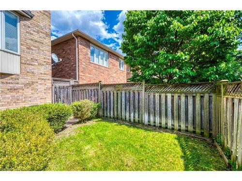 2216 Lapsley Crescent, Oakville, ON - Outdoor