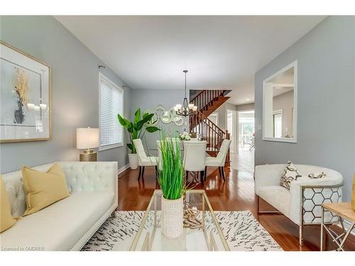 2216 Lapsley Crescent, Oakville, ON - Indoor Photo Showing Living Room