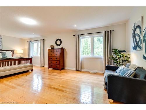 240 Butterfly Lane, Oakville, ON - Indoor Photo Showing Other Room