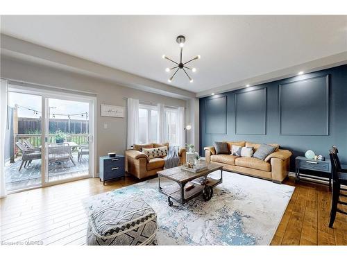 252 Andrews Trail, Milton, ON - Indoor Photo Showing Living Room