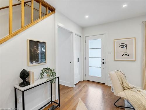 139 Canada Street, Hamilton, ON - Indoor Photo Showing Living Room