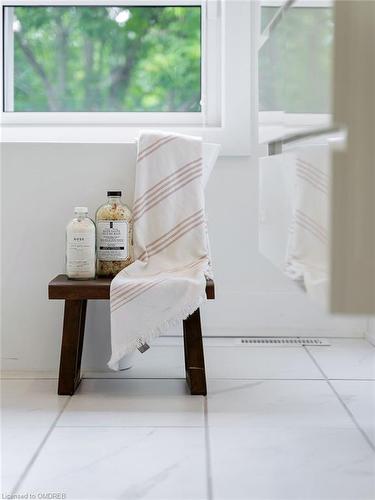 139 Canada Street, Hamilton, ON - Indoor Photo Showing Bathroom