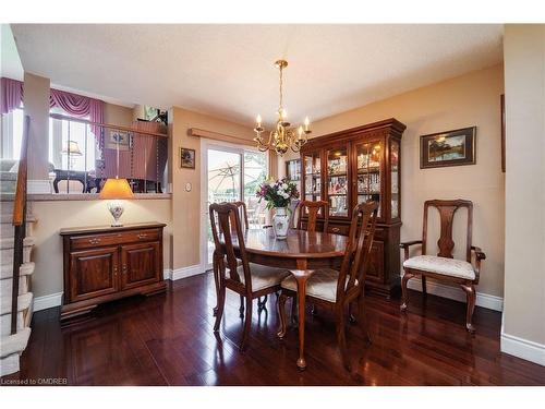 796 Thistle Down Court, Mississauga, ON - Indoor Photo Showing Dining Room