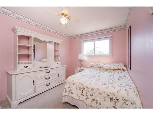 796 Thistle Down Court, Mississauga, ON - Indoor Photo Showing Bedroom