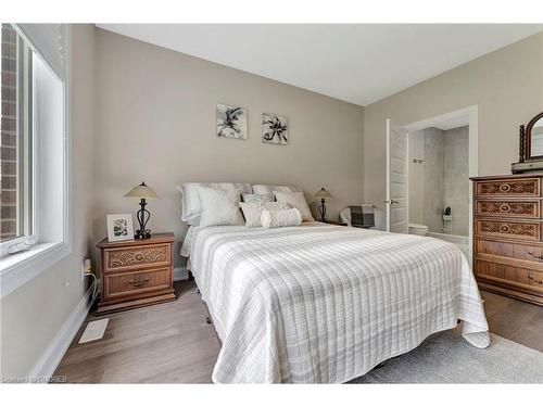 6-6 Beckett Drive, Brantford, ON - Indoor Photo Showing Bedroom