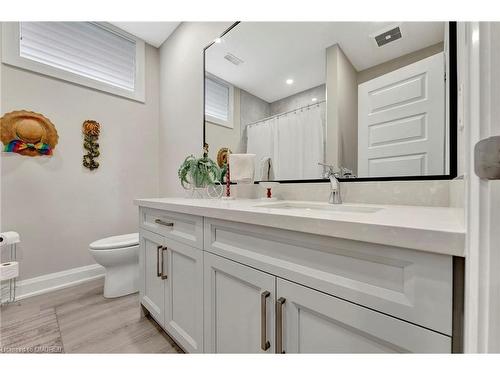 6-6 Beckett Drive, Brantford, ON - Indoor Photo Showing Bathroom