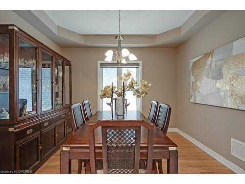 2433 Presquile Drive, Oakville, ON - Indoor Photo Showing Dining Room