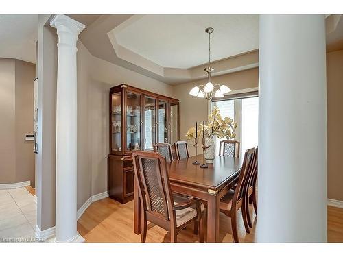 2433 Presquile Drive, Oakville, ON - Indoor Photo Showing Dining Room
