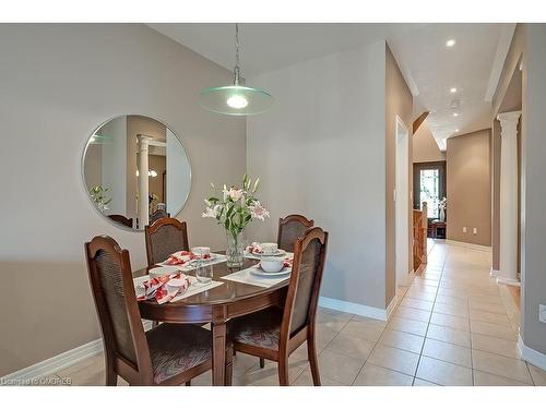 2433 Presquile Drive, Oakville, ON - Indoor Photo Showing Dining Room