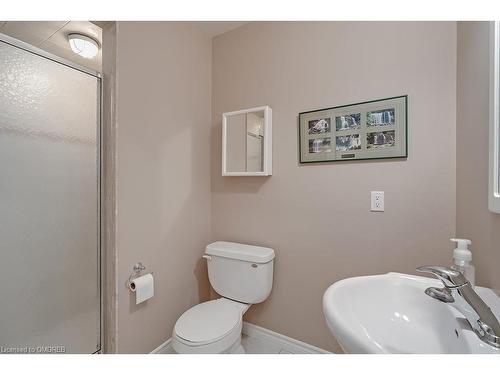 2433 Presquile Drive, Oakville, ON - Indoor Photo Showing Bathroom
