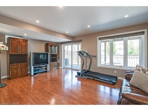 2433 Presquile Drive, Oakville, ON - Indoor Photo Showing Gym Room