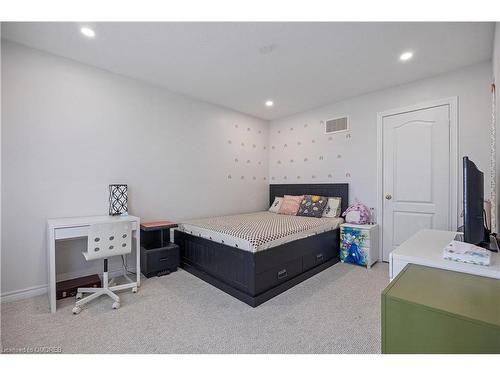 1075 Mccuaig Drive, Milton, ON - Indoor Photo Showing Bedroom