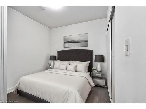 A710-3210 Dakota Common, Burlington, ON - Indoor Photo Showing Bedroom