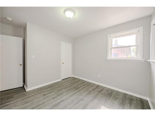 16 Huntington Avenue, Hamilton, ON - Indoor Photo Showing Other Room