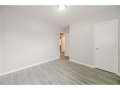 16 Huntington Avenue, Hamilton, ON - Indoor Photo Showing Other Room