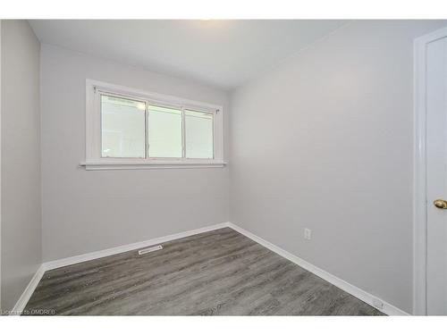 16 Huntington Avenue, Hamilton, ON - Indoor Photo Showing Other Room