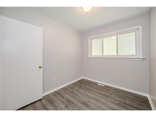 16 Huntington Avenue, Hamilton, ON - Indoor Photo Showing Other Room