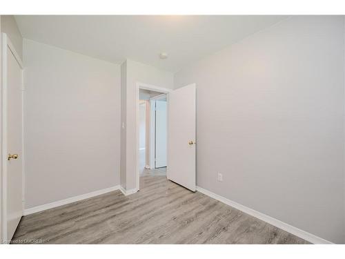 16 Huntington Avenue, Hamilton, ON - Indoor Photo Showing Other Room