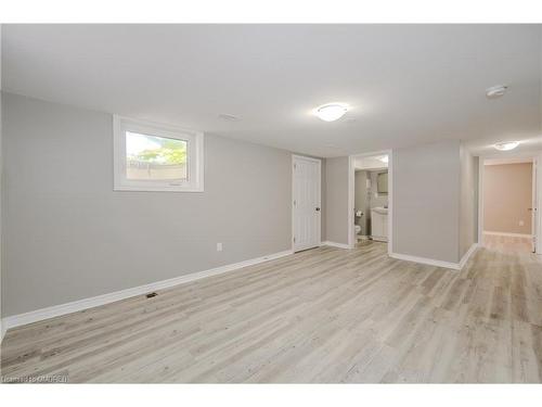 16 Huntington Avenue, Hamilton, ON - Indoor Photo Showing Other Room