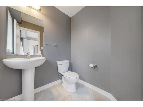 9 Ridgemount Street, Kitchener, ON - Indoor Photo Showing Kitchen With Double Sink With Upgraded Kitchen