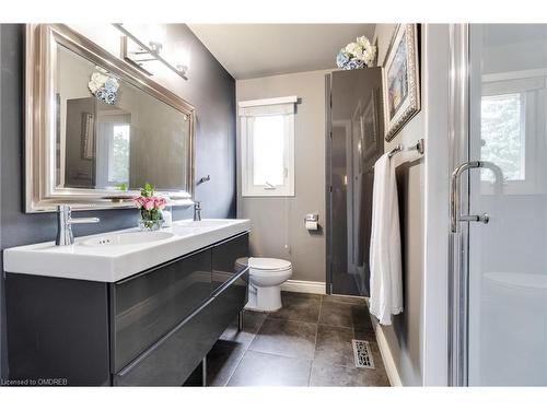 1125 Grandeur Crescent, Oakville, ON - Indoor Photo Showing Bathroom