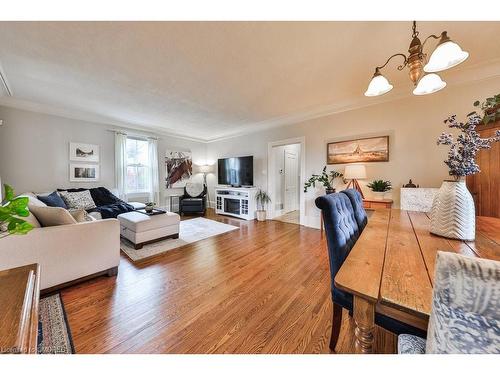 2580 Edenhurst Drive, Mississauga, ON - Indoor Photo Showing Living Room