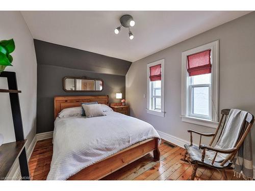 2580 Edenhurst Drive, Mississauga, ON - Indoor Photo Showing Bedroom