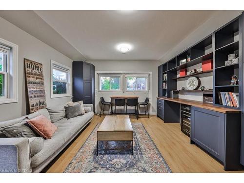 2580 Edenhurst Drive, Mississauga, ON - Indoor Photo Showing Living Room