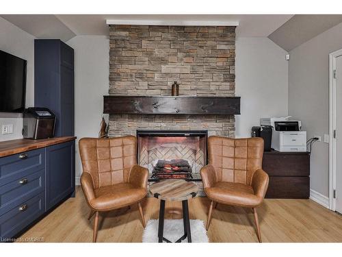 2580 Edenhurst Drive, Mississauga, ON - Indoor Photo Showing Living Room With Fireplace