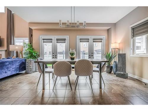 3198 Saltaire Crescent, Oakville, ON - Indoor Photo Showing Dining Room