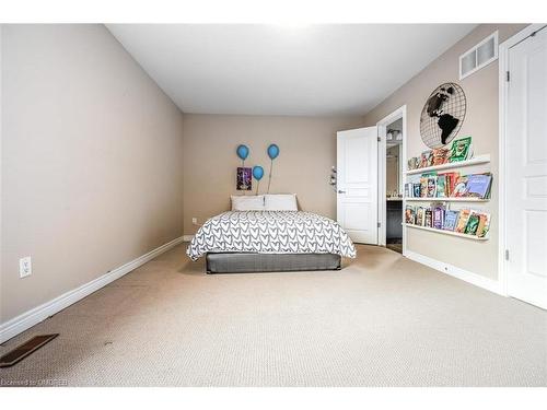 3198 Saltaire Crescent, Oakville, ON - Indoor Photo Showing Bedroom