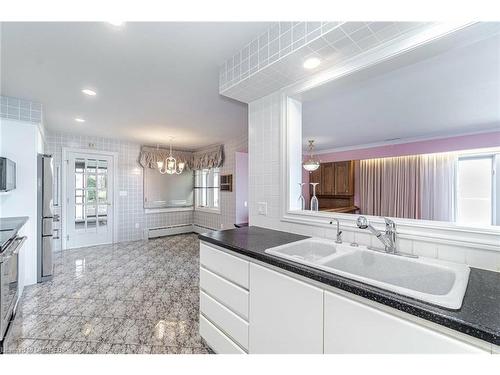 2 Tupper Boulevard, Grimsby, ON - Indoor Photo Showing Kitchen With Double Sink