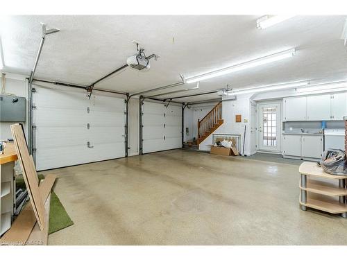 2 Tupper Boulevard, Grimsby, ON - Indoor Photo Showing Garage