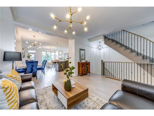 3129 Riverpath Common, Oakville, ON - Indoor Photo Showing Living Room