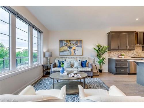 3129 Riverpath Common, Oakville, ON - Indoor Photo Showing Living Room