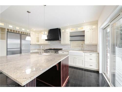 258 Northshore Boulevard W, Burlington, ON - Indoor Photo Showing Kitchen With Upgraded Kitchen